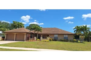 2457 Se Gowin Dr, Port Saint Lucie