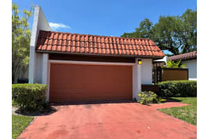 366 NE 195th St, Miami, FL 33179 Sold 05/14/25