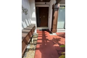 366 NE 195th St, Miami, FL 33179 Sold 05/14/25