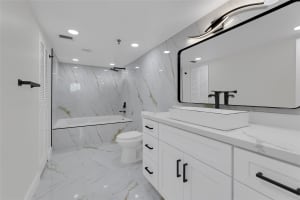 5260 NW 2nd Ave PH-5, Boca Raton, FL 33487 Sold 07/15/25