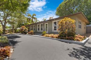 720 NW 35th St, Oakland Park, FL 33309 Sold 06/02/25