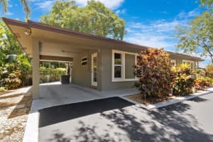 720 NW 35th St, Oakland Park, FL 33309 Sold 06/02/25