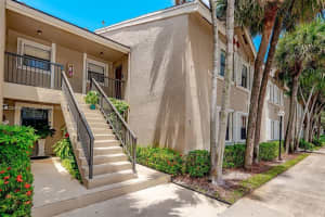 9625 Riverside Dr, Coral Springs, FL 33071 Sold 05/12/25