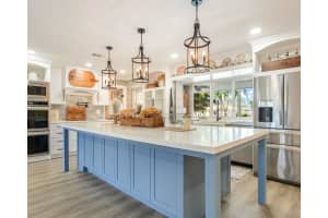 5921 Sw 18th St, Plantation