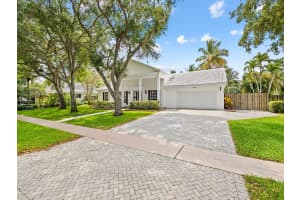 7440 SW 7th St, Plantation, FL 33317 Sold 07/28/25