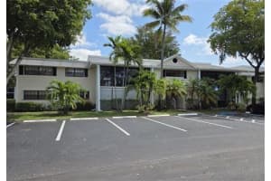 907 NE 199th St 202, Miami, FL 33179 Sold 06/27/25