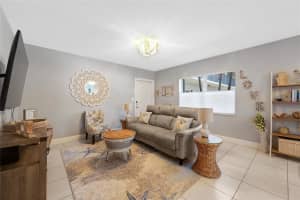 MLS# F10498702, Hollywood, Florida 33019