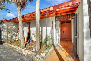 7013 Greentree Ln, Miami Lakes, FL 33014 Sold 08/04/25