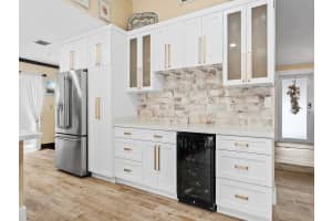 6440 NW 201st Ter, Hialeah, FL 33015 Sold 10/31/25