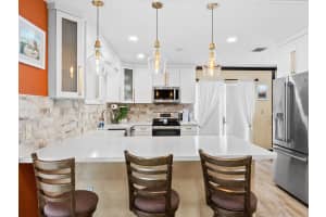 6440 NW 201st Ter, Hialeah, FL 33015 Sold 10/31/25