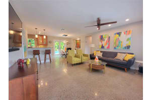 425 NE 28th St, Wilton Manors, FL 33334 Sold 06/30/25