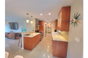 425 NE 28th St, Wilton Manors, FL 33334 Sold 06/30/25