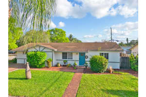 6471 Pershing St, Hollywood, FL 33024 Sold 06/05/25