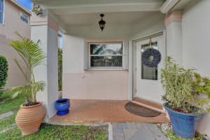 20725 NW 3rd St, Pembroke Pines, FL 33029 Sold 07/31/25