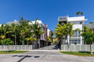 700 NE 14th Ave 208, Fort Lauderdale, FL 33304 - MLS#F10498932