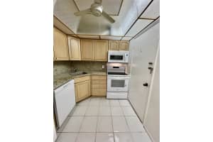 424 N Riverside Dr 102, Pompano Beach, FL 33062 - MLS#F10498963