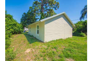 1325 17th Court, Vero Beach, FL 32962 - MLS#F10498990