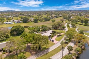 5200 Woodlands Bl, Tamarac