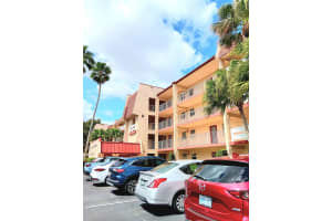 1055 Country Club Dr 301, Margate