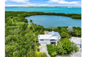 1700 Coconut Dr, Fort Pierce, FL 34949 Sold 08/27/25