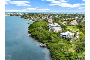 1700 Coconut Dr, Fort Pierce, FL 34949 Sold 08/27/25