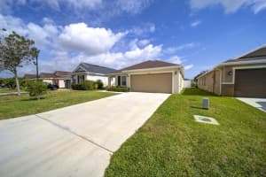 5485 NW Pine Trail Cir, Port Saint Lucie, FL 34983 - MLS#F10499312