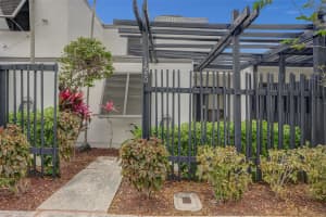 1680 W Golfview Dr 1680, Pembroke Pines, FL 33026 Sold 07/18/25