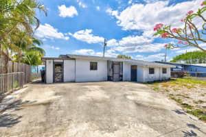 1000 NE 52nd Ct, Deerfield Beach, FL 33064 Sold 07/11/25