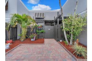 1521 NW 113th Ter, Pembroke Pines, FL 33026 Sold 08/27/25
