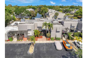1521 NW 113th Ter, Pembroke Pines, FL 33026 Sold 08/27/25