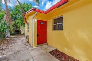 316 SW 15th St 3, Fort Lauderdale, FL 33315 - MLS#F10499511