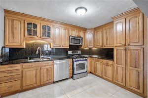 5517 NE 6th Ave, Fort Lauderdale, FL 33334 Sold 08/15/25