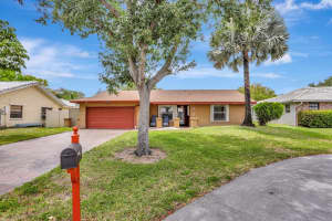 2211 Nw 41st Ter, Coconut Creek