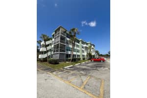 2741 E Taft St 102, Hollywood