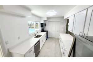 1715 York Ct, Fort Pierce, FL 34982 - MLS#F10499698