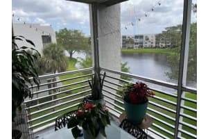 9330 Lagoon Pl 406, Davie