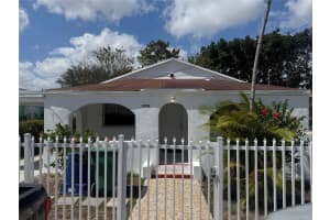 1735 Nw 69th St, Miami