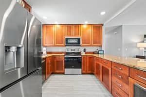 81 NW 37th St, Oakland Park, FL 33309 - MLS#F10499955