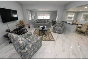 909 SW 7th Ter 909, Hallandale Beach, FL 33009 - MLS#F10499990