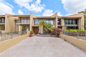 701 E Coco Plum Cir 4, Plantation, FL 33324 Sold 09/26/25