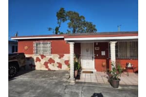 434 SE 9th Ct, Hialeah, FL 33010 Sold 07/21/25