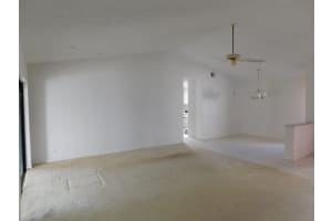 10512 NW 70th St, Tamarac, FL 33321 Sold 06/16/25