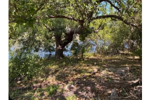 852 Salem Ave, Sebastian, FL 32958 Sold 06/23/25