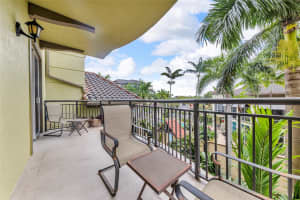 2625 NE 14th Ave 303, Wilton Manors, FL 33334 Sold 08/22/25