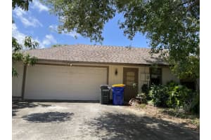 1047 NE Quinn Pl, Jensen Beach, FL 34957 Sold 05/21/25