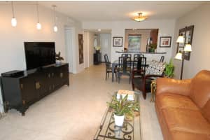 575 Oaks Ln 303, Pompano Beach, FL 33069 - MLS#F10500265