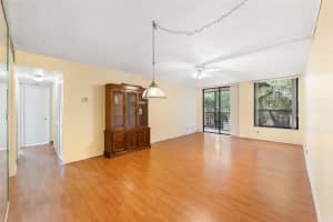6751 N UNIVERSITY DR 324, Tamarac, FL 33321 Sold 10/01/25
