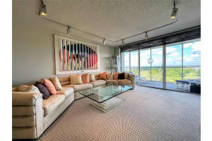 625 Oaks Dr 901, Pompano Beach, FL 33069 Sold 10/15/25