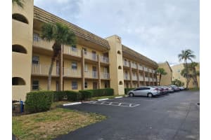 8225 Sunrise Lakes Blvd 305, Sunrise