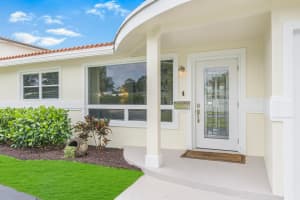 250 SE 9th St, Pompano Beach, FL 33060 Sold 06/25/25